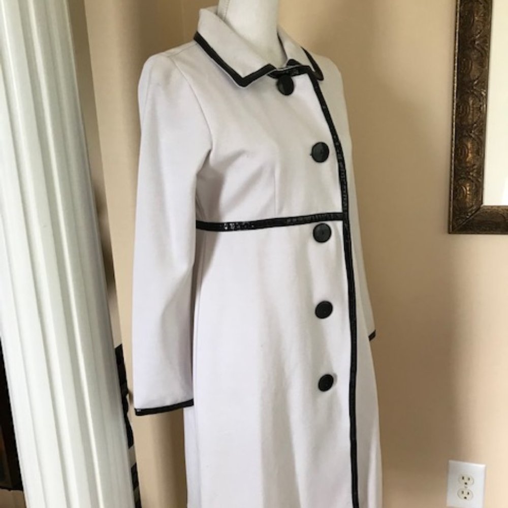 KENAR LIGHTWEIGHT WHITE COAT - Picture 4 of 7